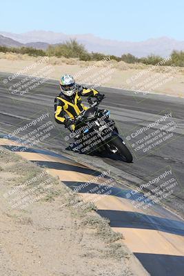 media/Dec-01-2025-Moto Forza (Mon) [[2daa91e15f]]/3-Beginner Group/Session 4 (Turn 10 Inside)/